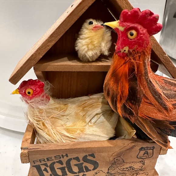 Vintage! Chicken Rooster Babies In A Hen House. ♥️ chicken 🐔 🐓REAL LIKE!!! FIRM! - Picture 3 of 9